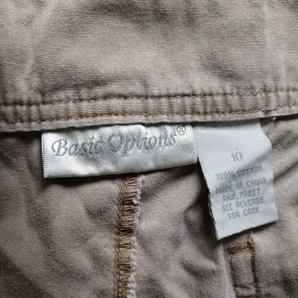 Nice Khaki capris - Picture 2 of 2